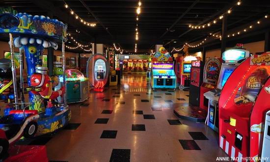 define arcade game